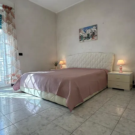 Casa Liliana アパート ラディスポリ
